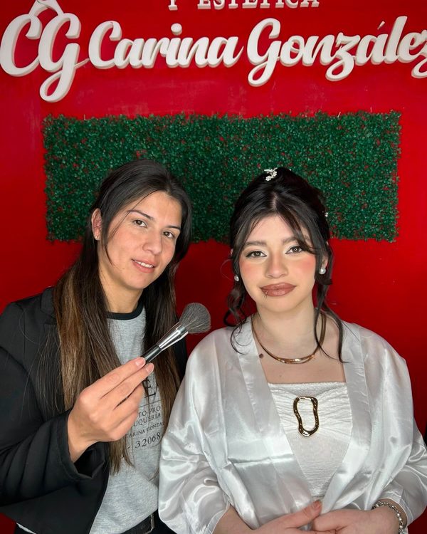 Trabajo de maquillaje de alumnas IPPECG 10