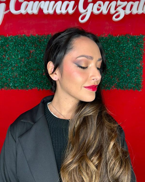 Trabajo de maquillaje de alumnas IPPECG 12