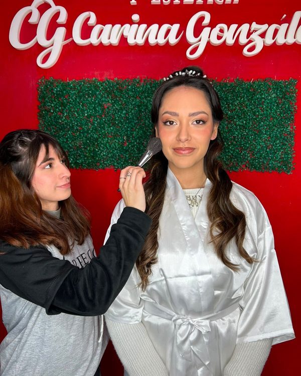 Trabajo de maquillaje de alumnas IPPECG 14