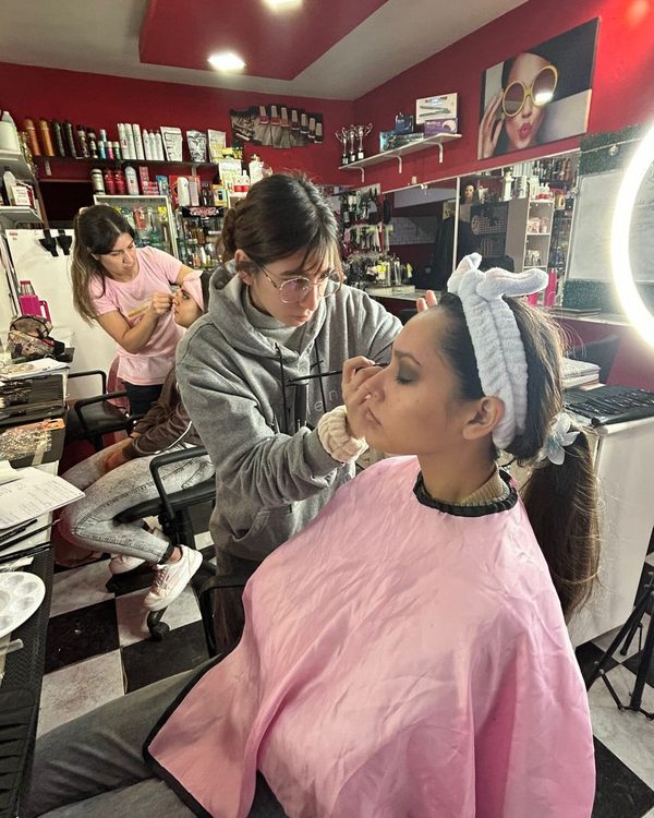 Trabajo de maquillaje de alumnas IPPECG 1