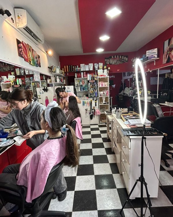 Trabajo de maquillaje de alumnas IPPECG 6