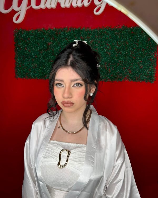 Trabajo de maquillaje de alumnas IPPECG 7